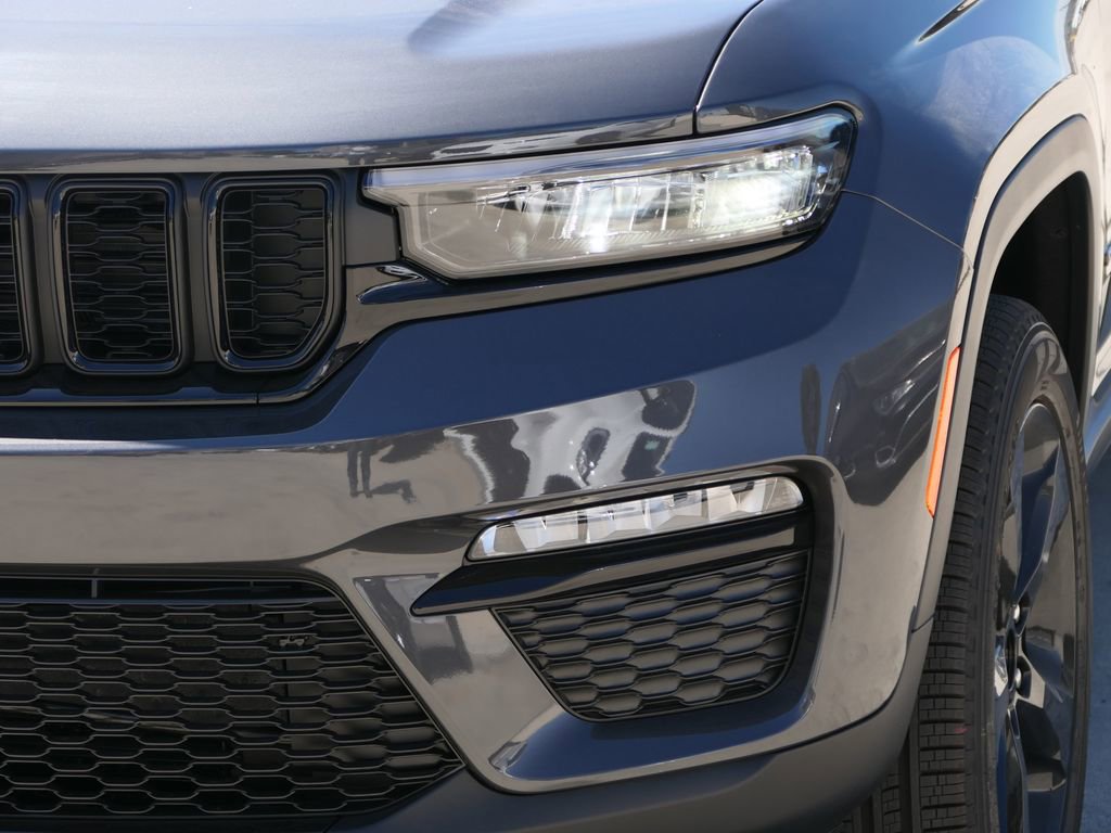 New 2025 Jeep Grand Cherokee Limited w/ Black Appearance Package image 7