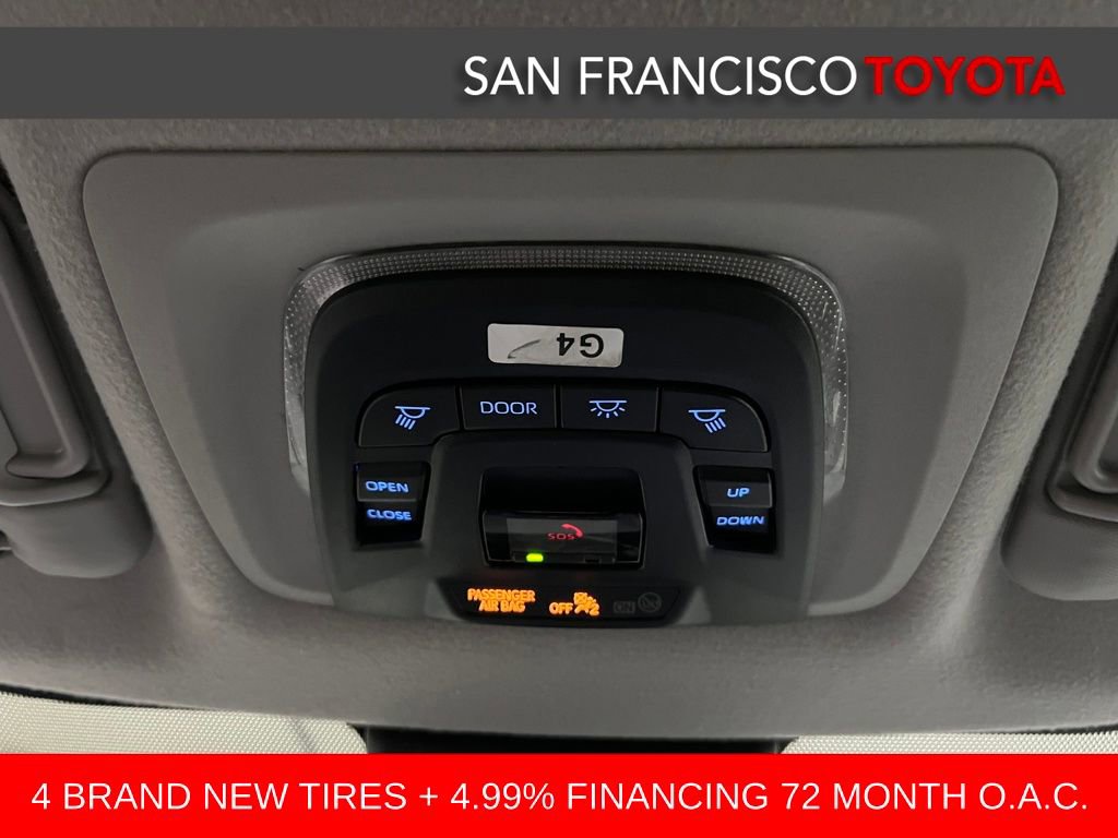 Certified 2022 Toyota Corolla Cross XLE image 31