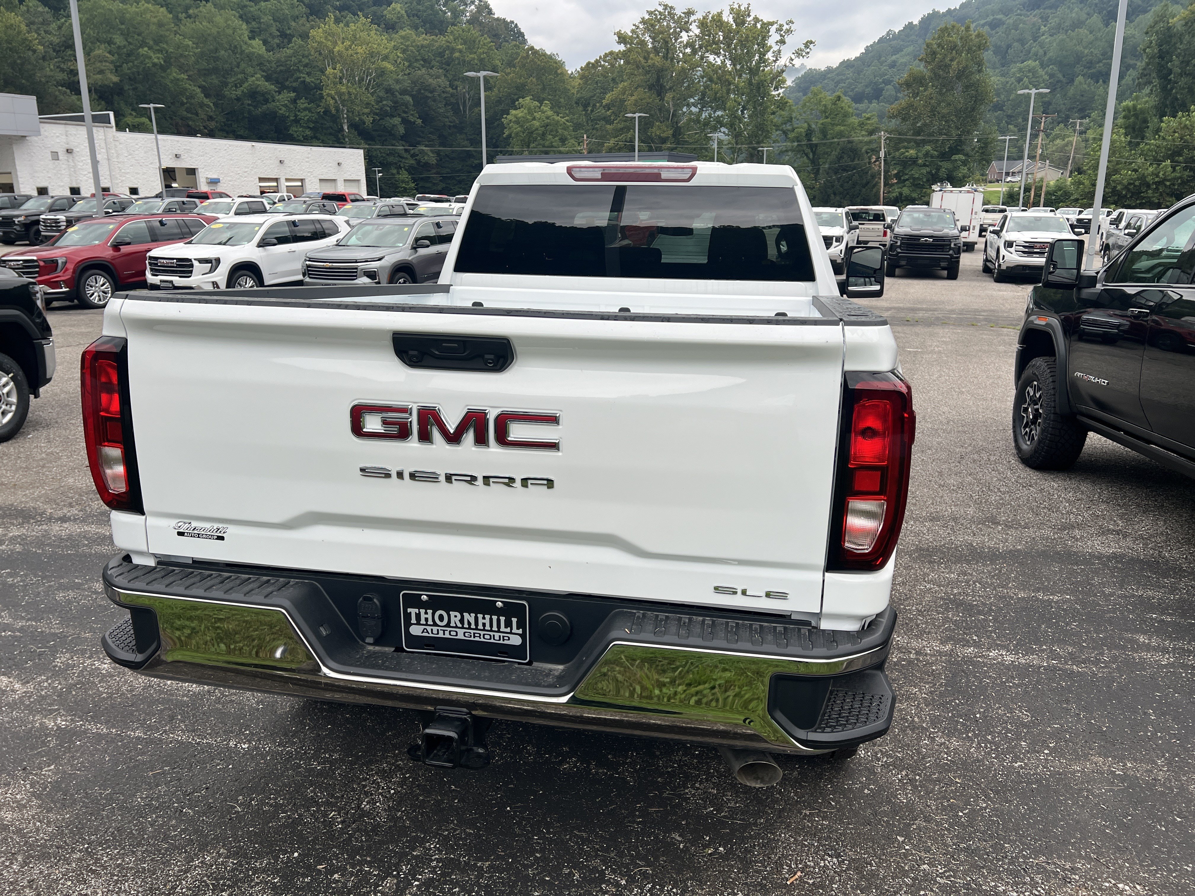 New 2026 GMC Sierra 3500 SLE w/ Remote Start Package AWD/4WD image 4
