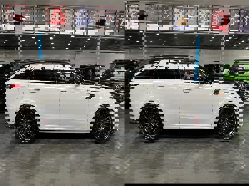 Used 2025 Land Rover Range Rover Sport SE image 8