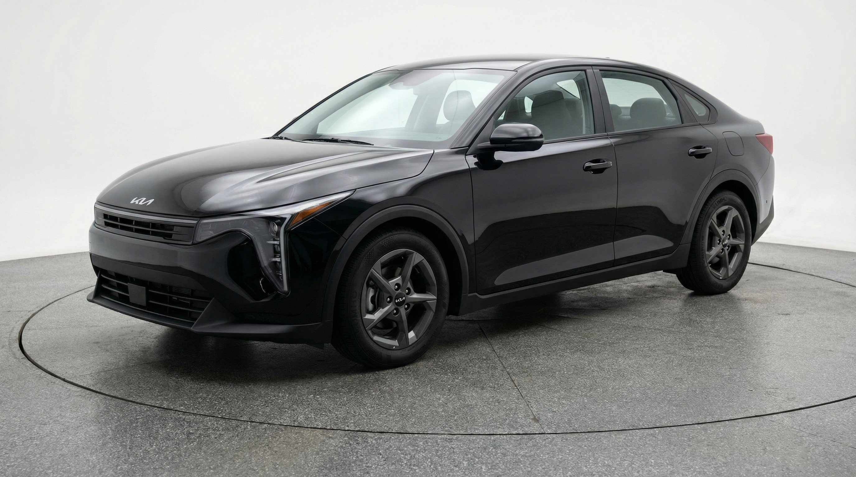 Used 2025 Kia K4 FWD image 3