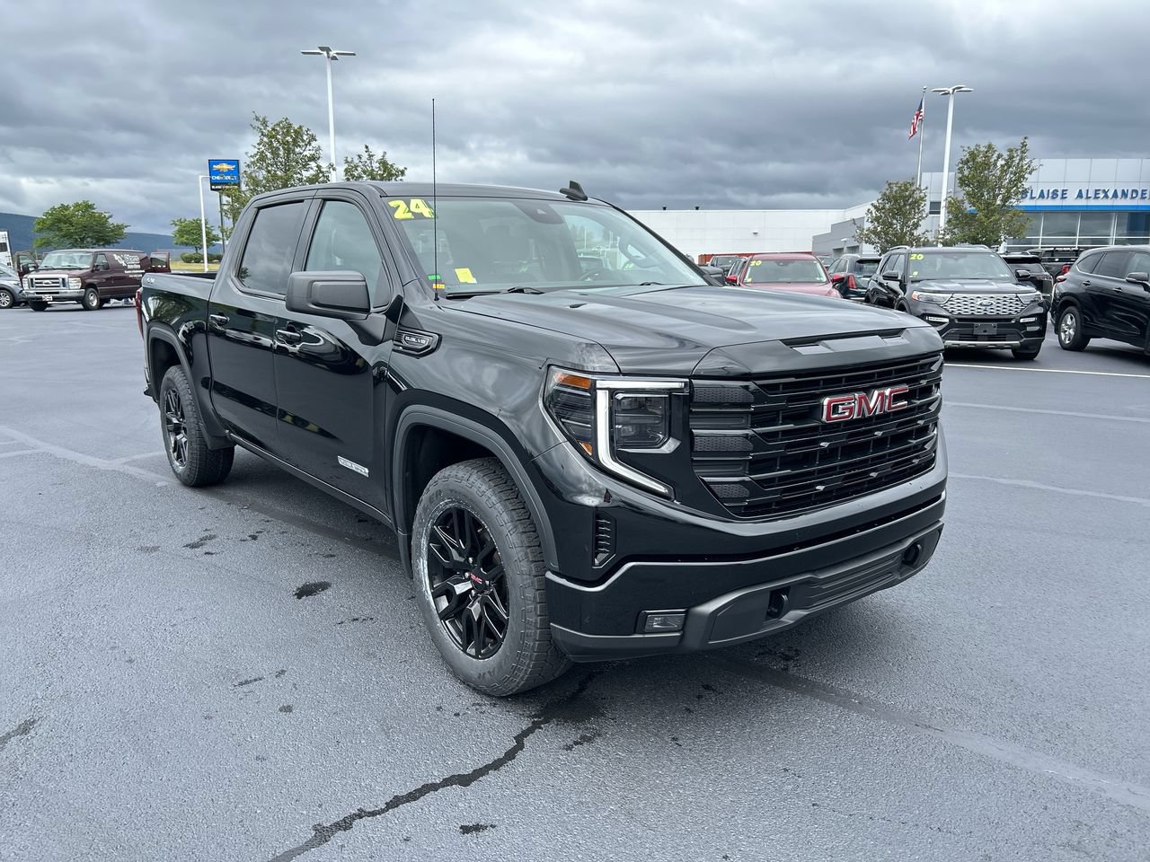 Used 2024 GMC Sierra 1500 Elevation w/ Preferred Package