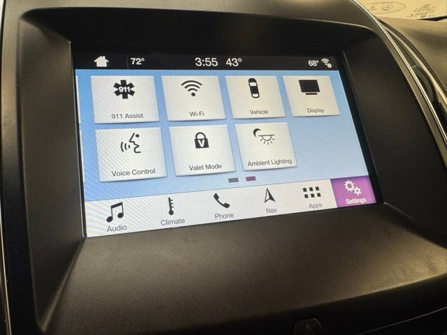 Used 2018 Ford Edge Titanium w/ Technology Package image 12