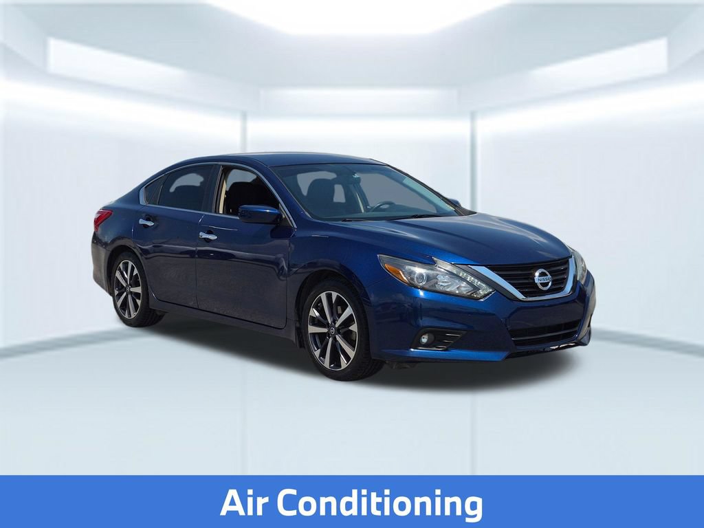 Used 2016 Nissan Altima 2.5 SR w/ LED Appearance Package FWD image 9
