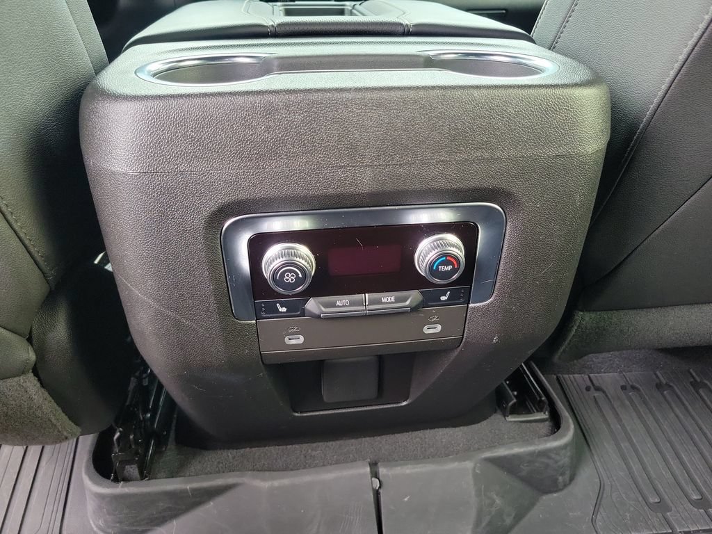 Used 2023 GMC Yukon SLT w/ SLT Premium Package AWD/4WD image 17
