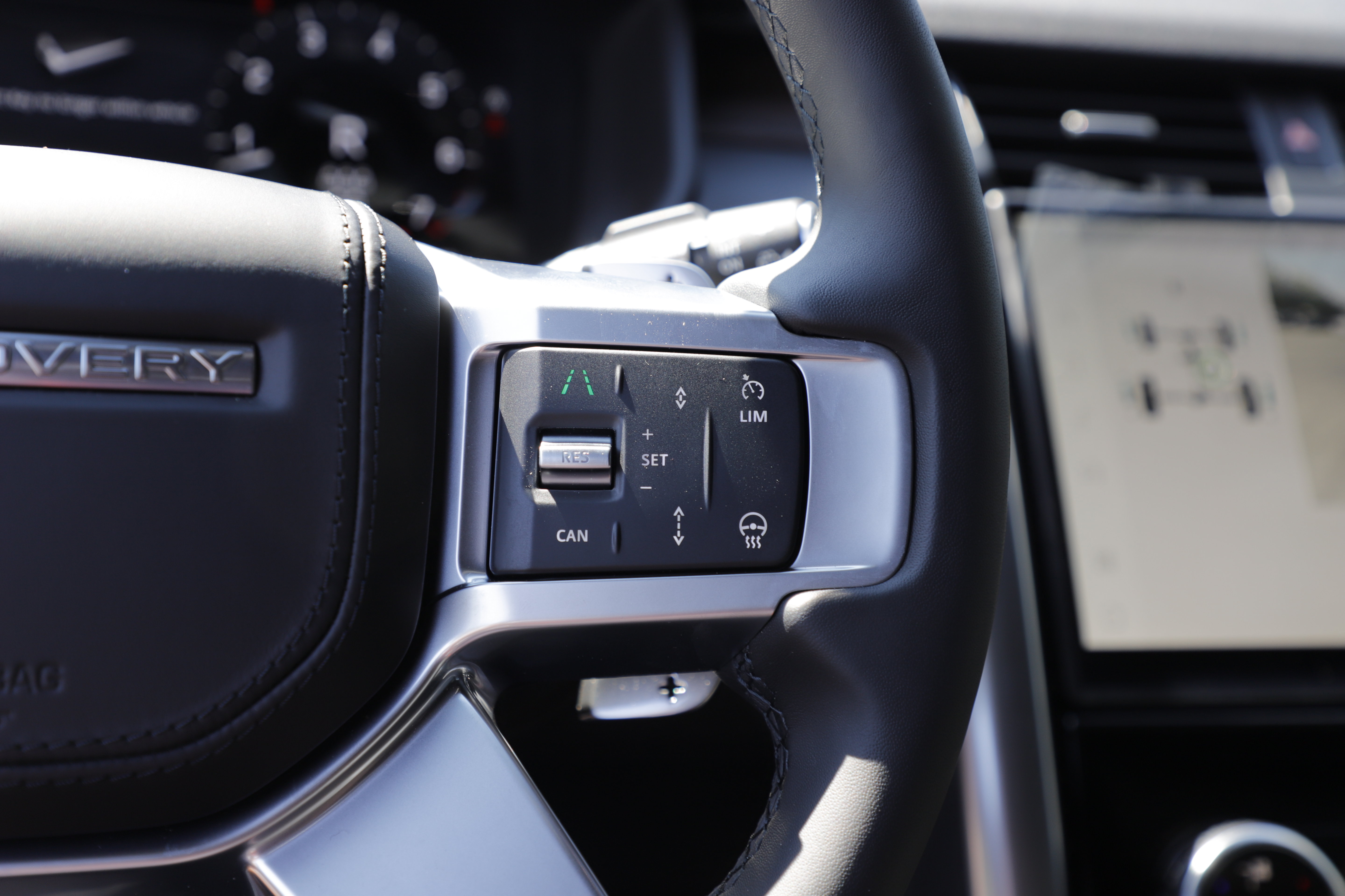 New 2026 Land Rover Discovery Dynamic SE AWD/4WD image 25