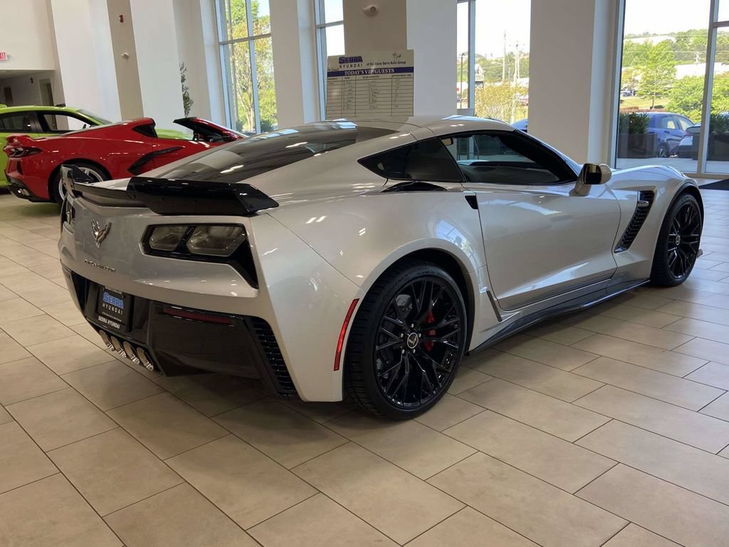 Used 2015 Chevrolet Corvette Z06 w/ 3LZ Preferred Equipment Group RWD image 3