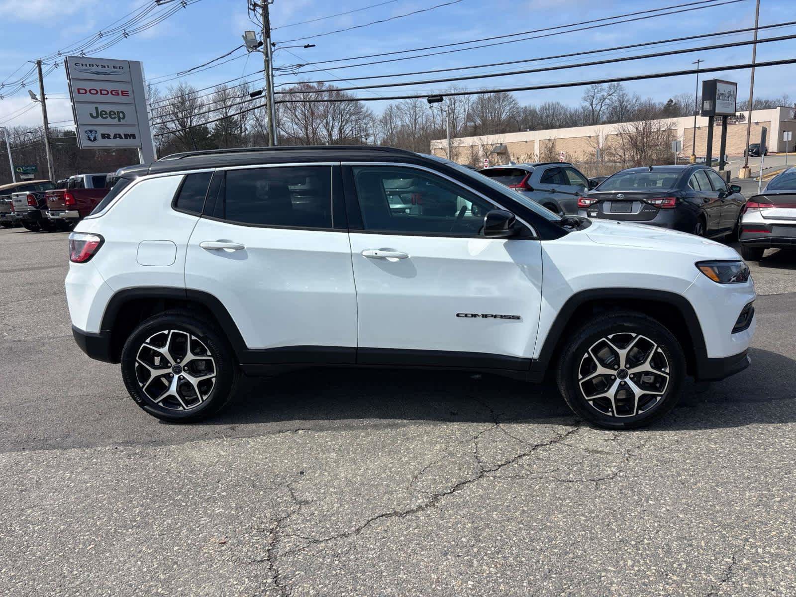 Used 2025 Jeep Compass Limited image 2