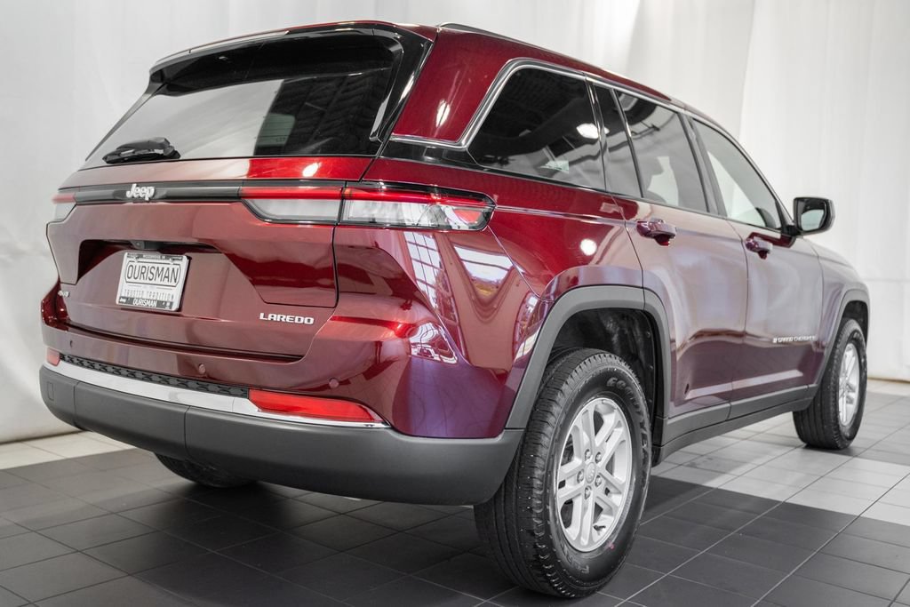 Certified 2024 Jeep Grand Cherokee Laredo w/ Luxury Tech Group I AWD/4WD image 4