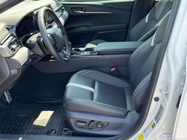 Used 2025 Toyota Camry SE FWD image 13