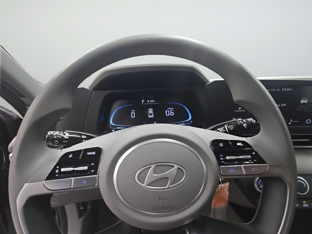 Certified 2026 Hyundai Elantra SE FWD image 30