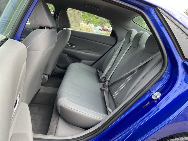 Used 2023 Hyundai Elantra SEL w/ Convenience Package FWD image 16