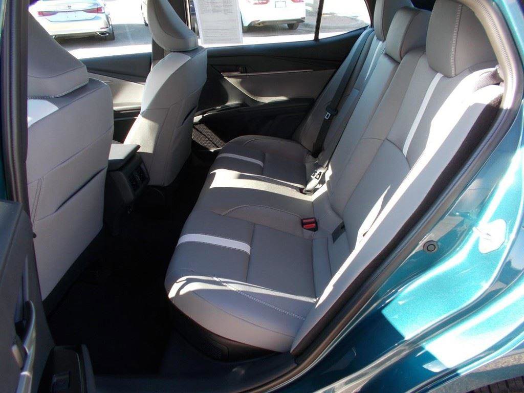 Used 2026 Toyota Camry SE w/ Convenience Package image 12