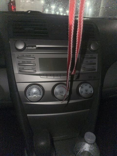 Used 2010 Toyota Camry LE image 18