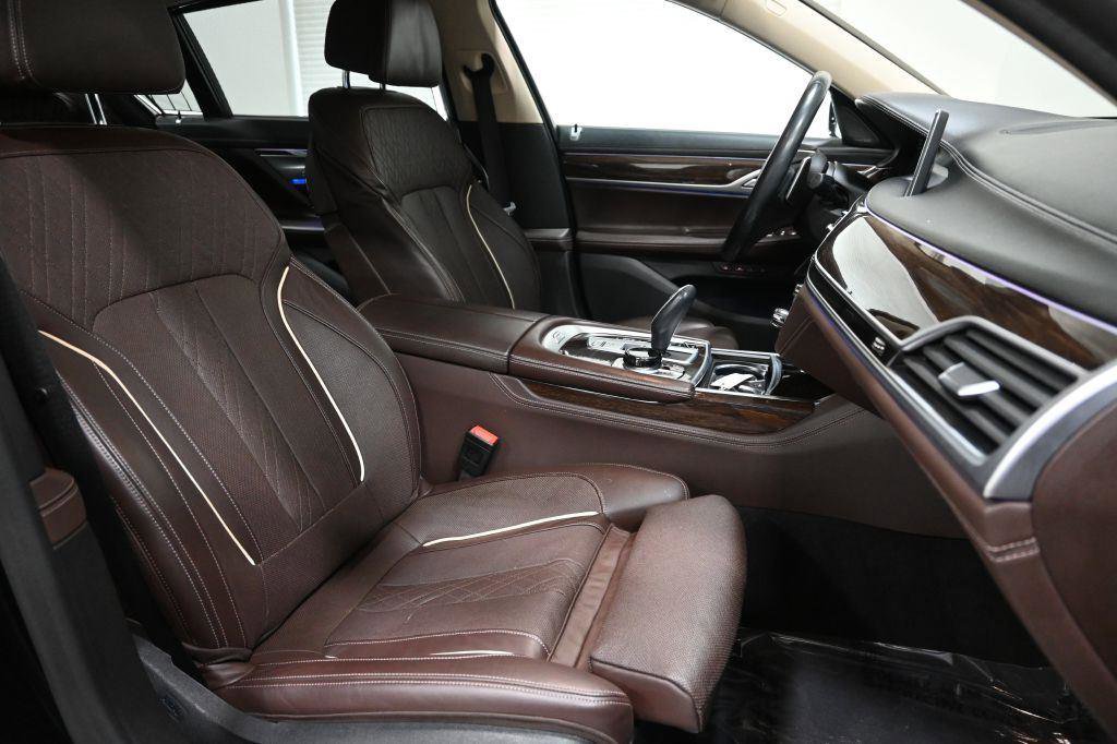 Used 2020 BMW 740i xDrive w/ Premium Package image 21