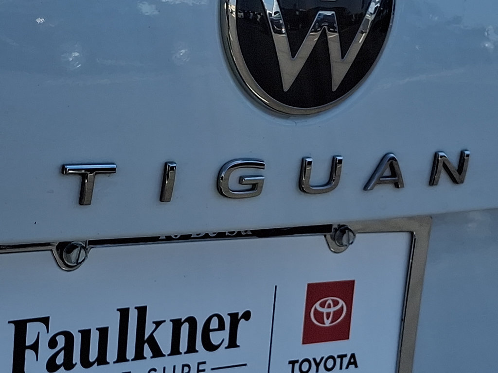 Used 2024 Volkswagen Tiguan SE R-Line AWD/4WD image 32