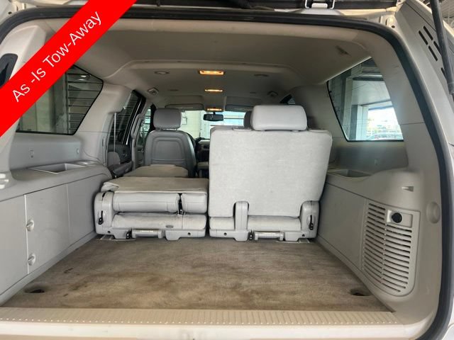 Used 2014 Chevrolet Suburban LT w/ Luxury Package AWD/4WD image 7