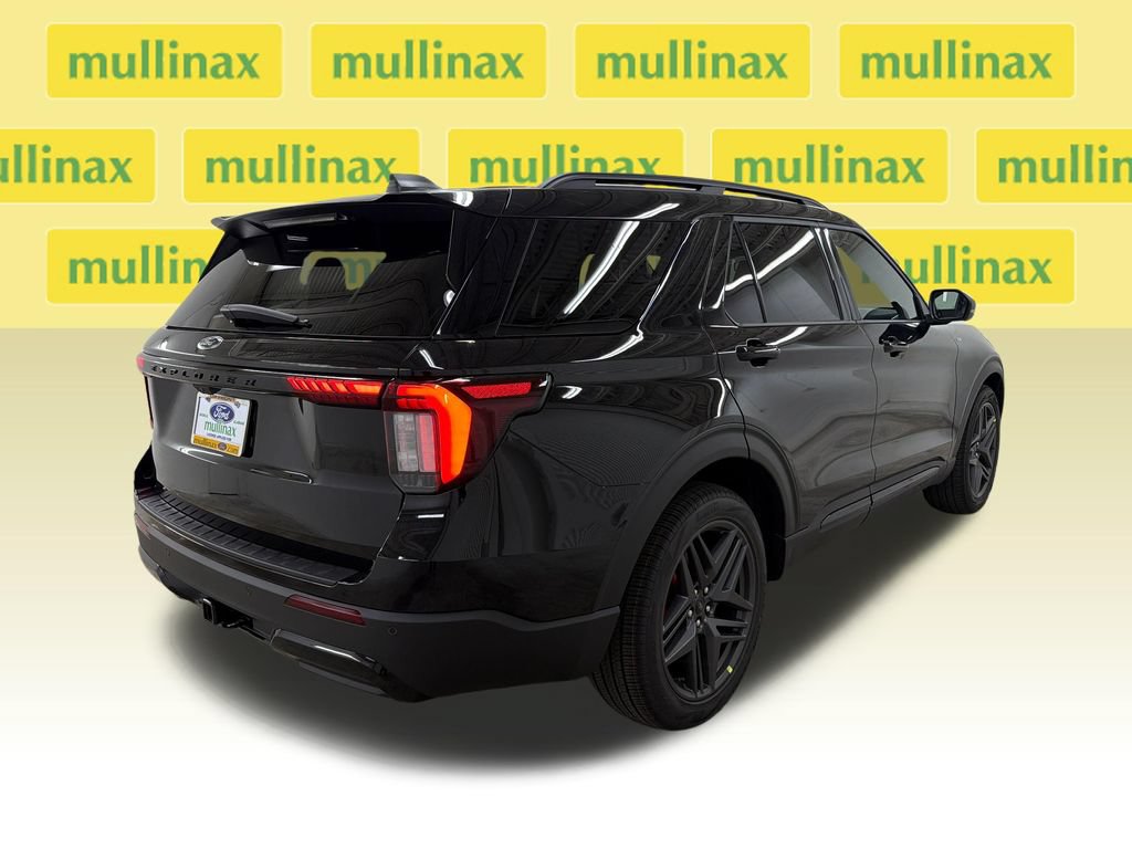 New 2026 Ford Explorer ST-Line w/ ST-Line Street Pack RWD image 3