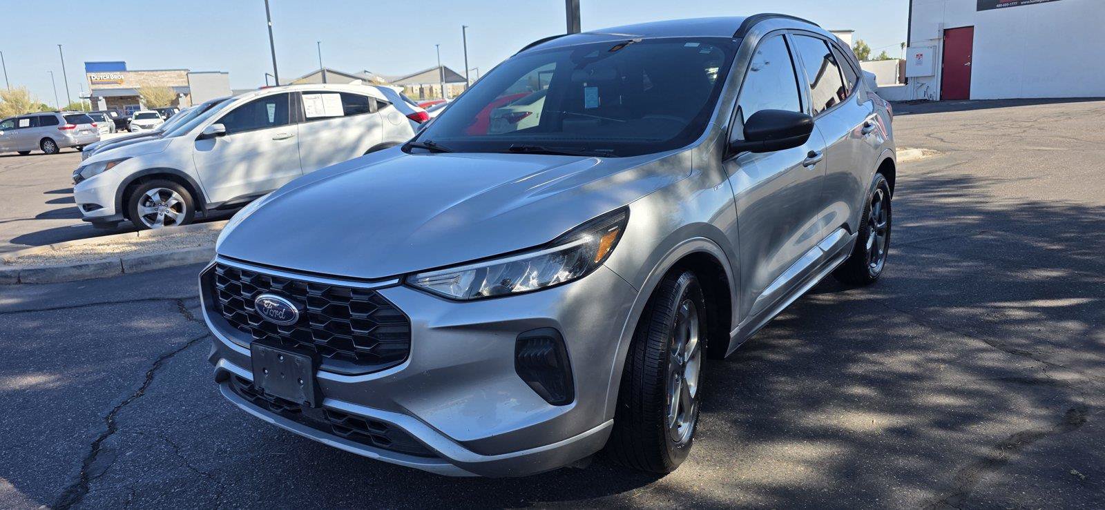Used 2023 Ford Escape ST-Line FWD image 1