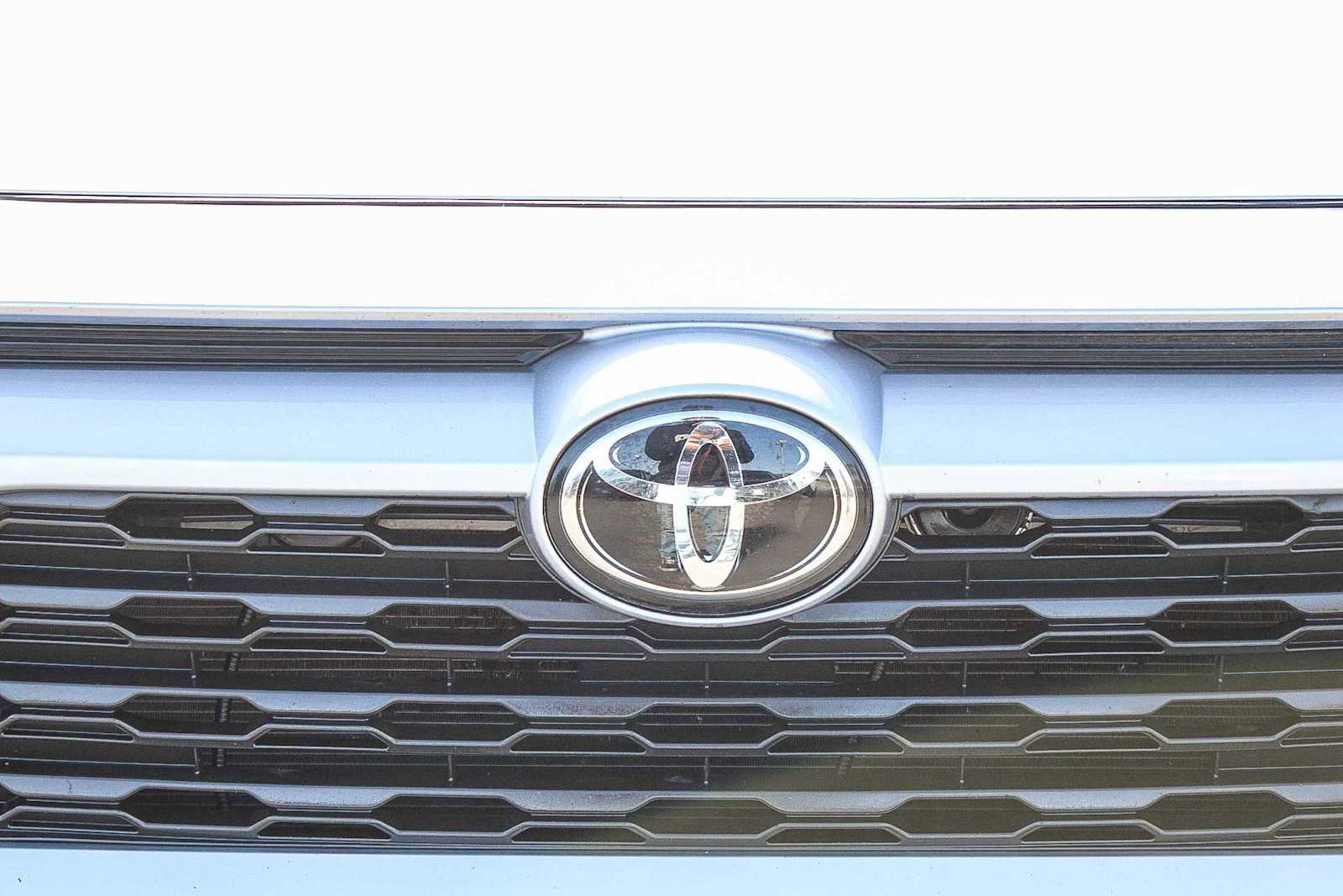 Used 2024 Toyota RAV4 LE image 11