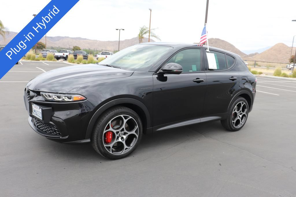 Used 2024 Alfa Romeo Tonale Veloce w/ Premium Interior Package AWD/4WD image 3