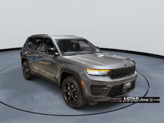 Used 2023 Jeep Grand Cherokee Altitude image 6