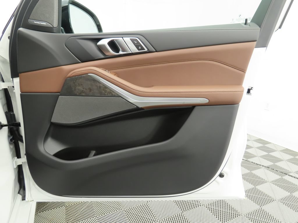 New 2026 BMW 840i Convertible RWD image 24