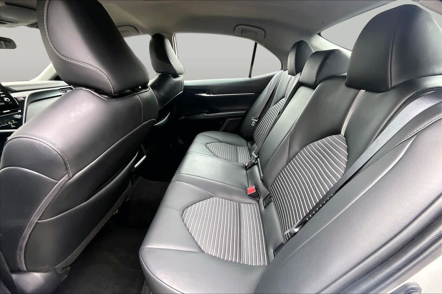 Used 2024 Toyota Camry SE FWD image 18
