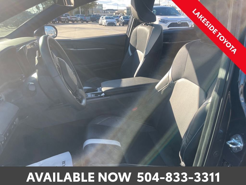 Used 2025 Toyota Camry SE image 25