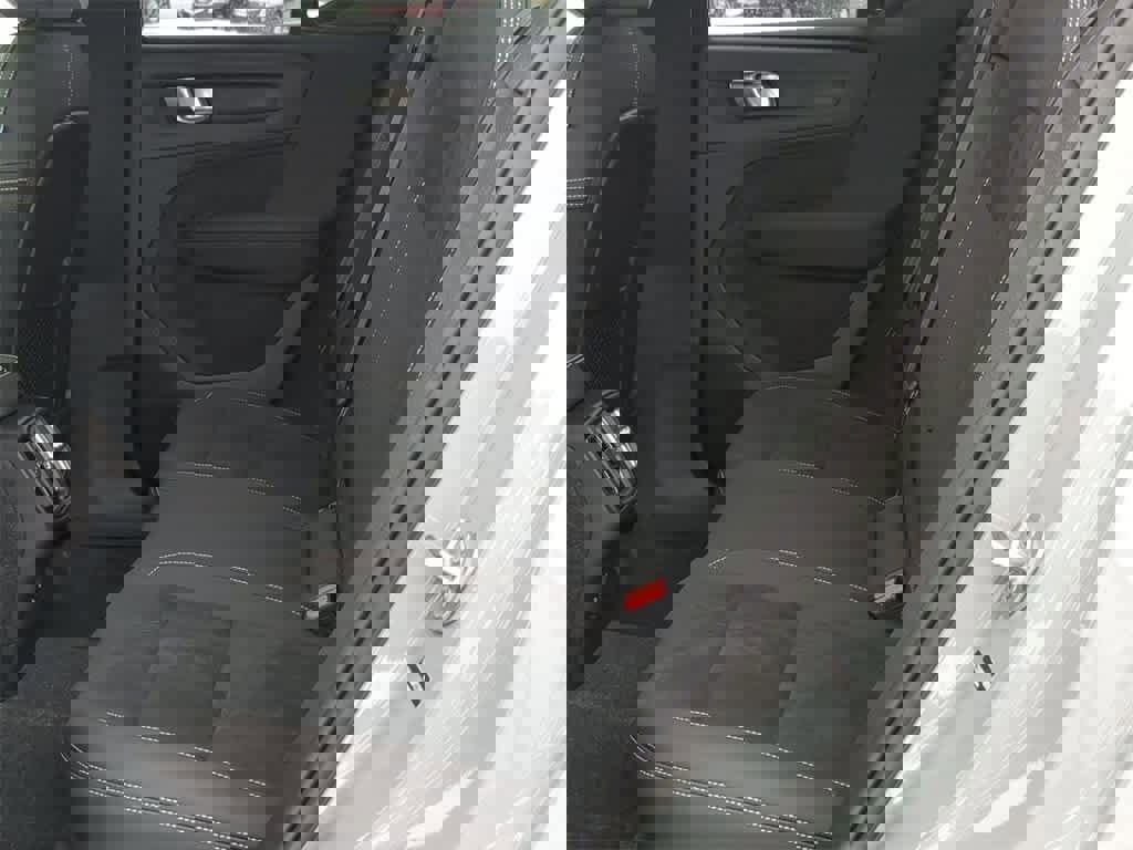 New 2026 Volvo XC40 B5 Ultra w/ Protection Package Premier image 19