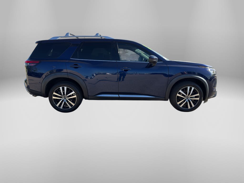 Used 2023 Nissan Pathfinder Platinum w/ Black Appearance Package FWD image 5