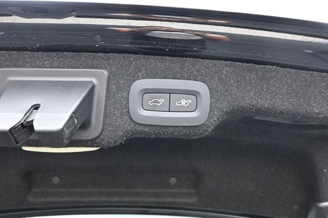 Used 2023 Volvo S90 B6 Ultimate w/ Lounge Package AWD/4WD image 32
