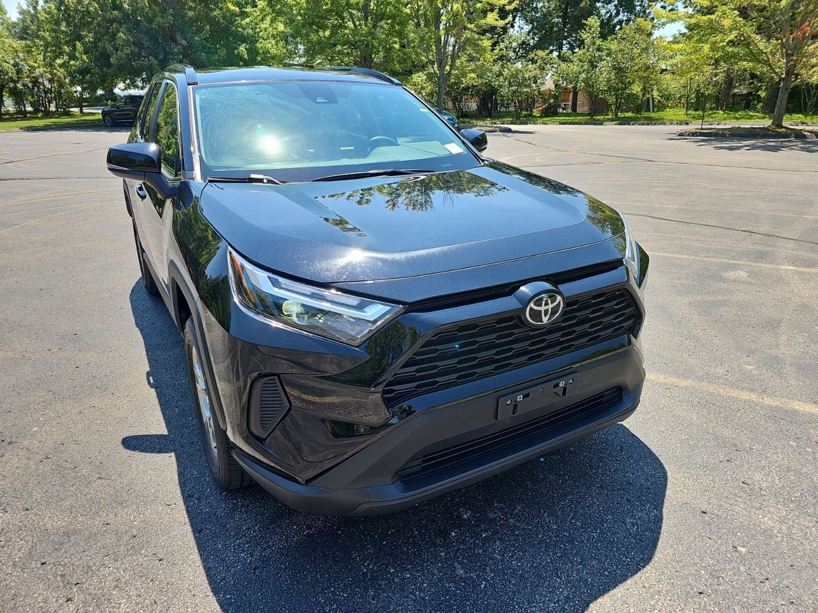 Used 2025 Toyota RAV4 XLE AWD/4WD image 8