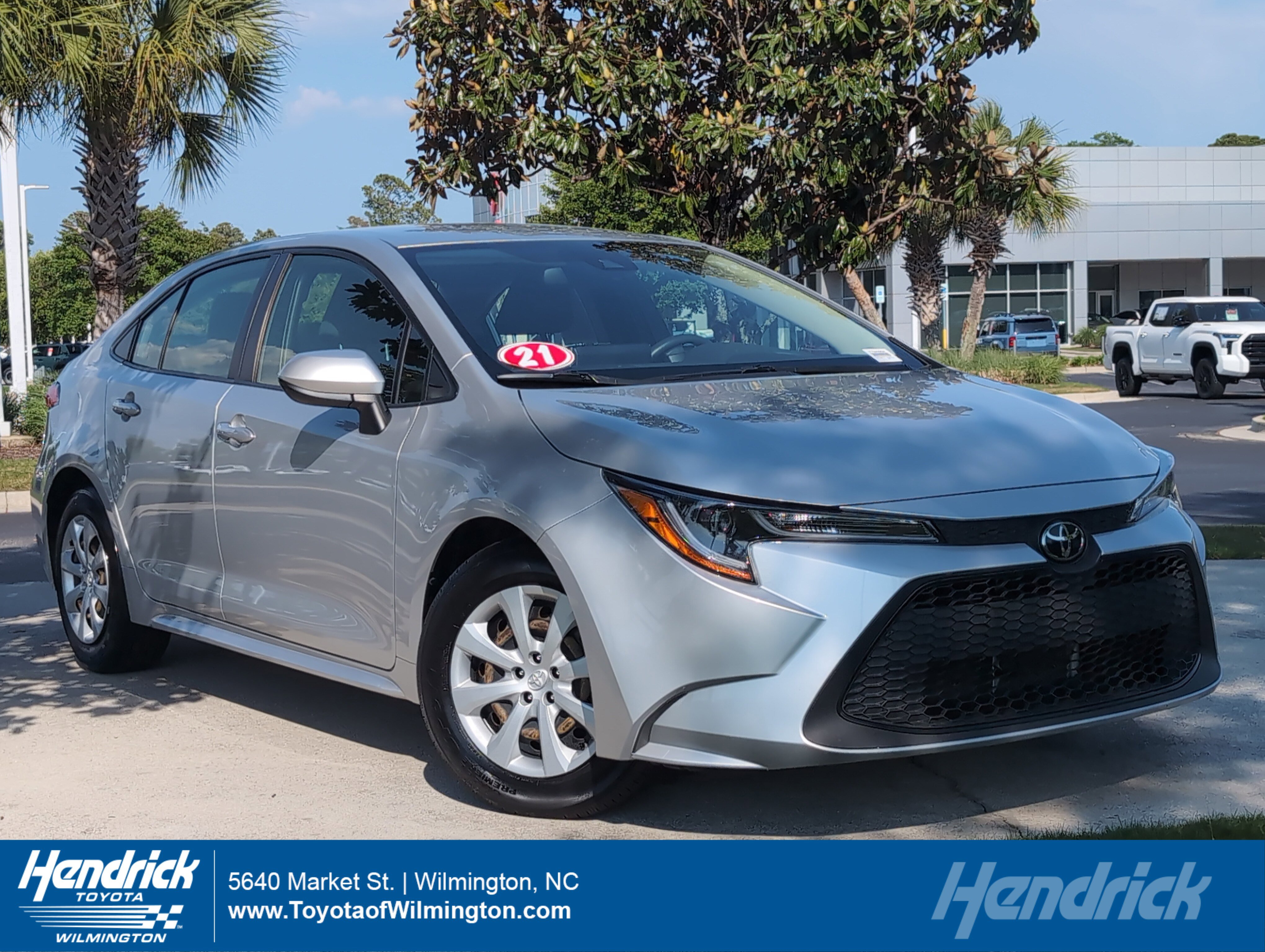 Certified 2021 Toyota Corolla LE FWD image 1