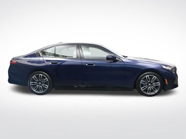 New 2027 BMW 550e xDrive AWD/4WD image 3