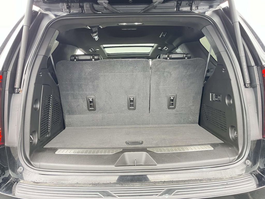 Used 2021 GMC Yukon Denali w/ Denali Premium Package image 10