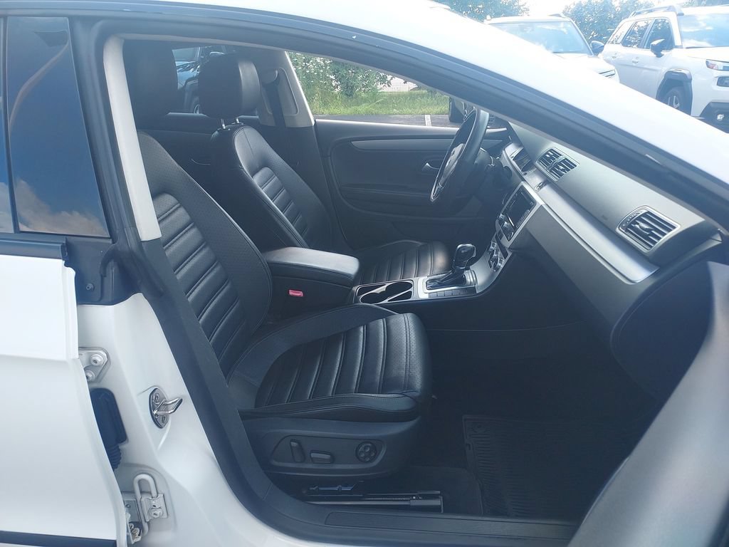 Used 2013 Volkswagen CC R-Line FWD image 29