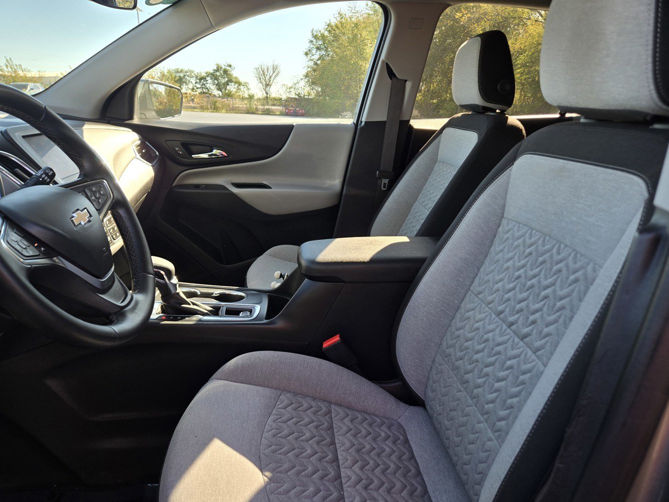 Used 2023 Chevrolet Equinox LT w/ Driver Convenience Package AWD/4WD image 23