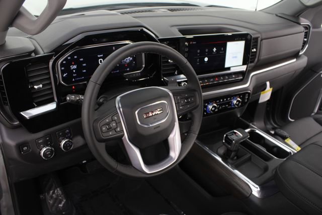 New 2026 GMC Sierra 1500 SLT image 9