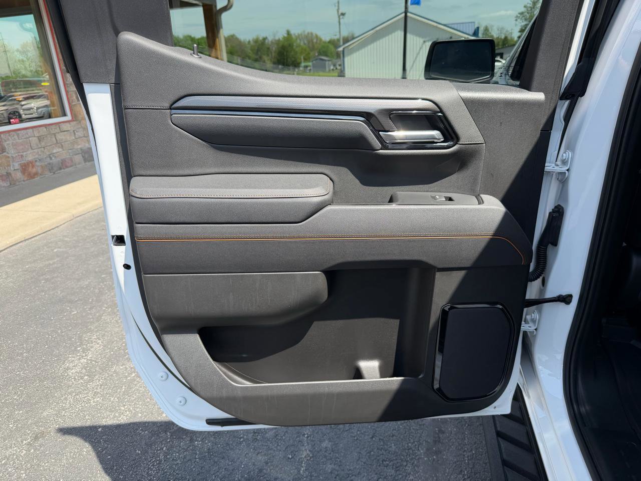 Used 2025 GMC Sierra 1500 AT4 w/ AT4 Premium Package AWD/4WD image 19