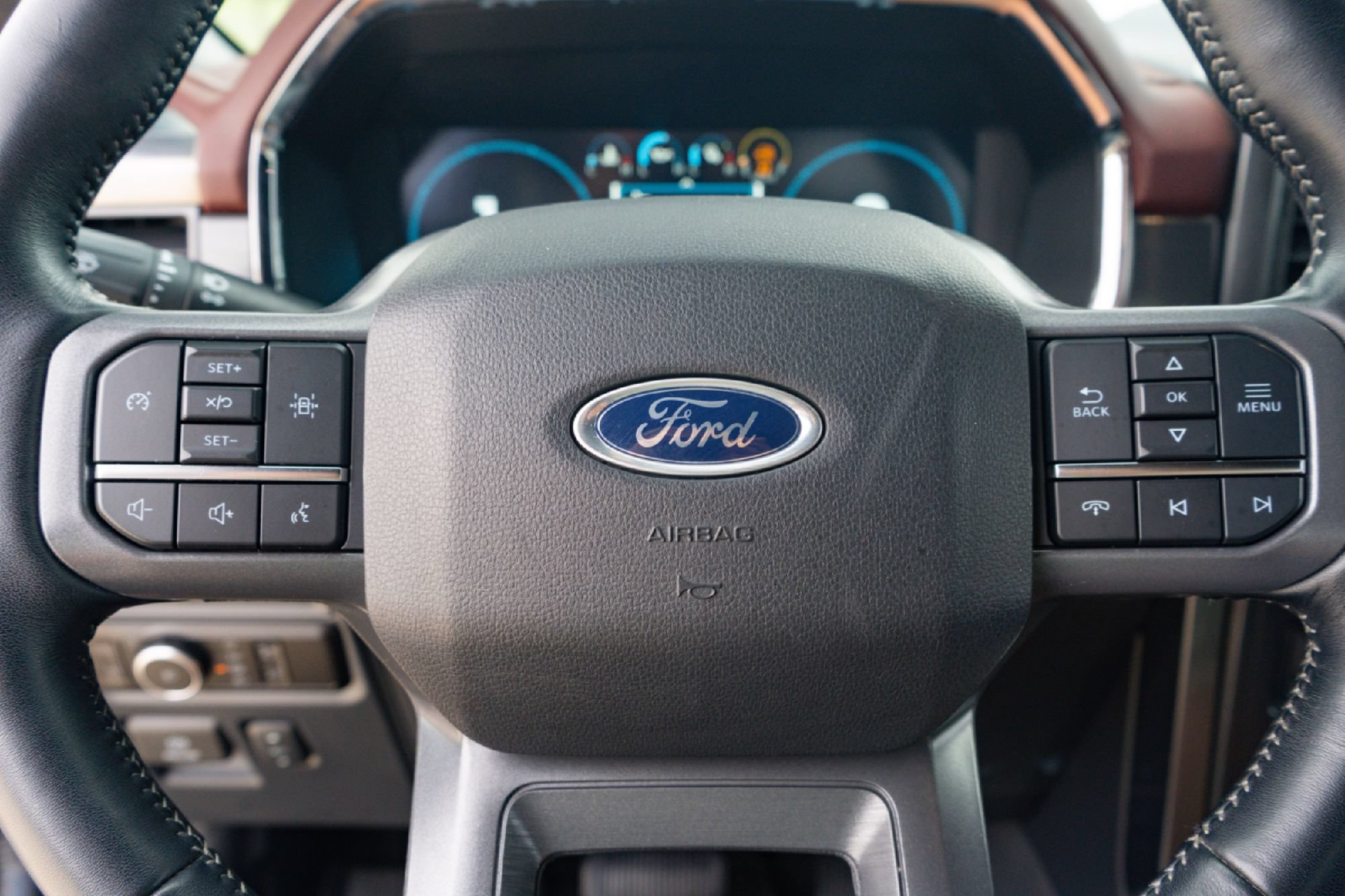 Used 2023 Ford F150 Lariat w/ Max Trailer Tow Package AWD/4WD image 10