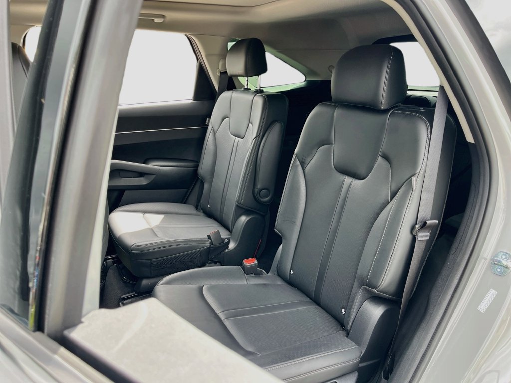 Used 2025 Kia Sorento EX w/ Panoramic Sunroof Package FWD image 25