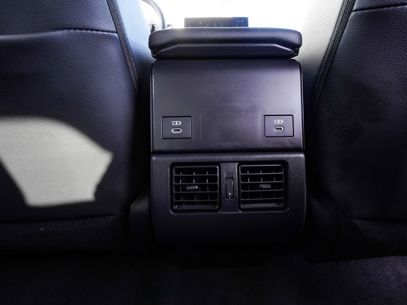 Used 2025 Toyota bZ4X AWD image 31