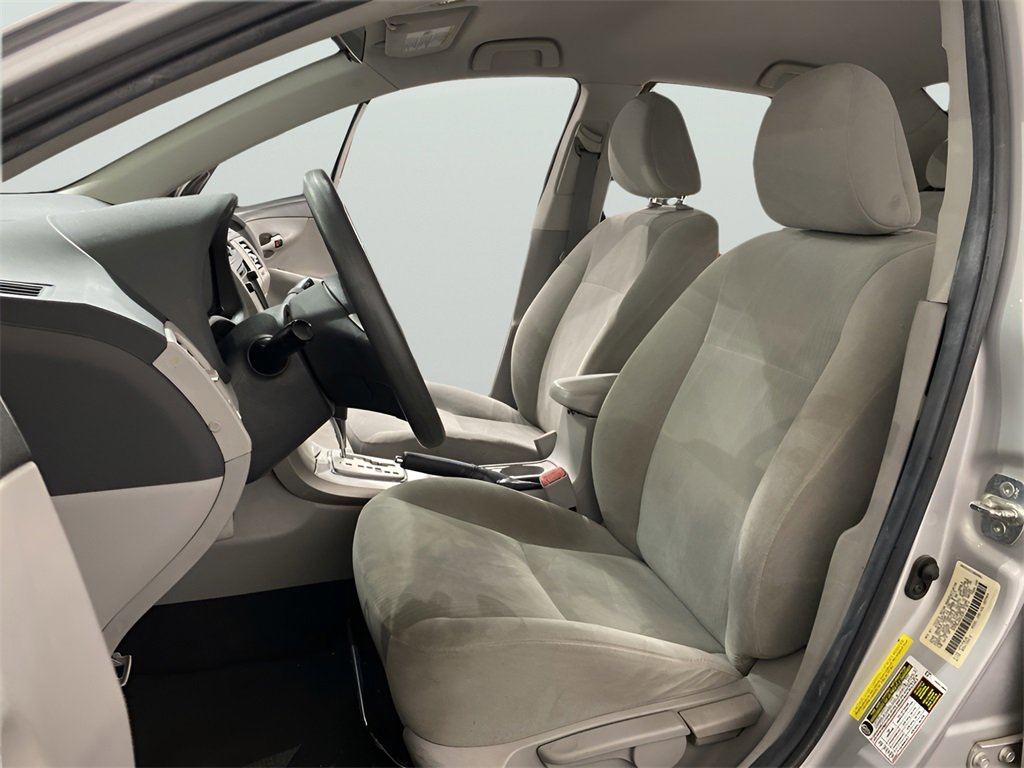 Used 2013 Toyota Corolla L image 9