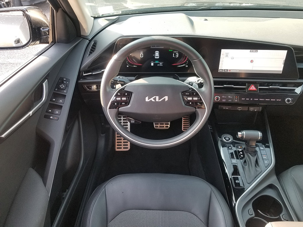 Used 2023 Kia Niro EX Touring FWD image 8