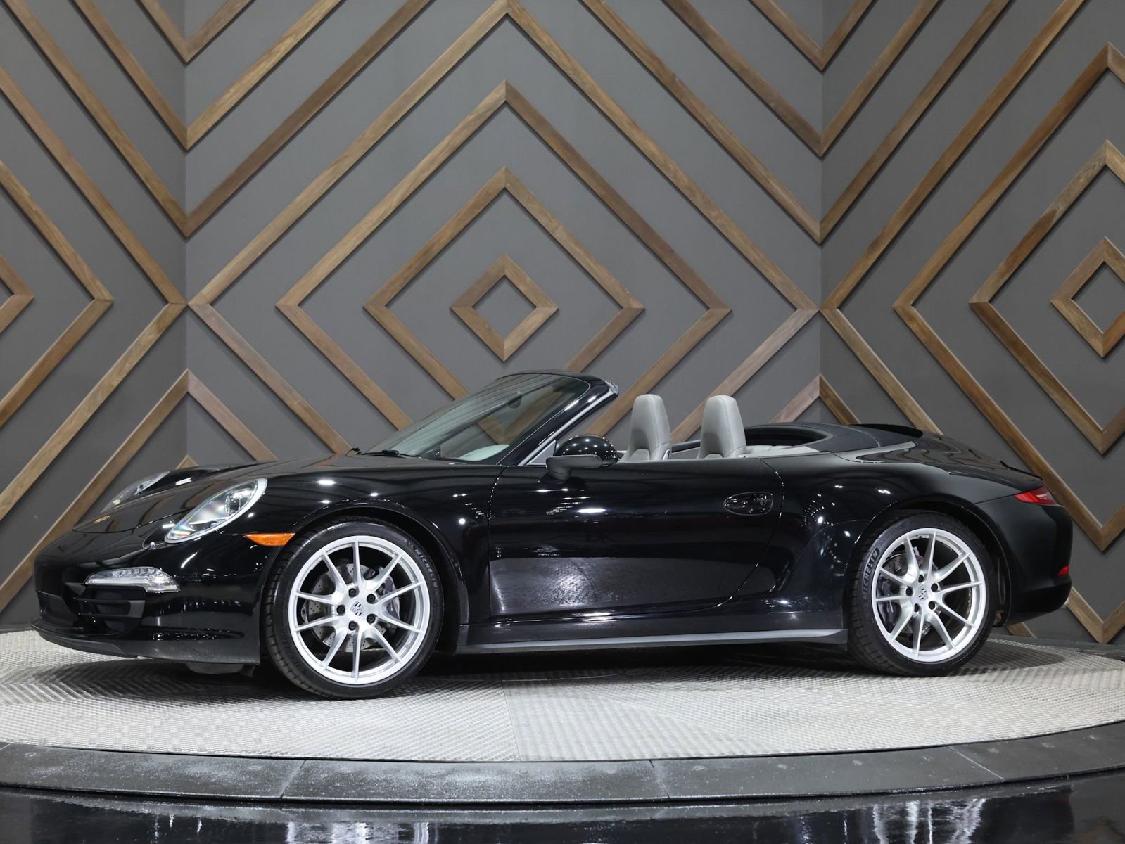 Used 2013 Porsche 911 Carrera image 4