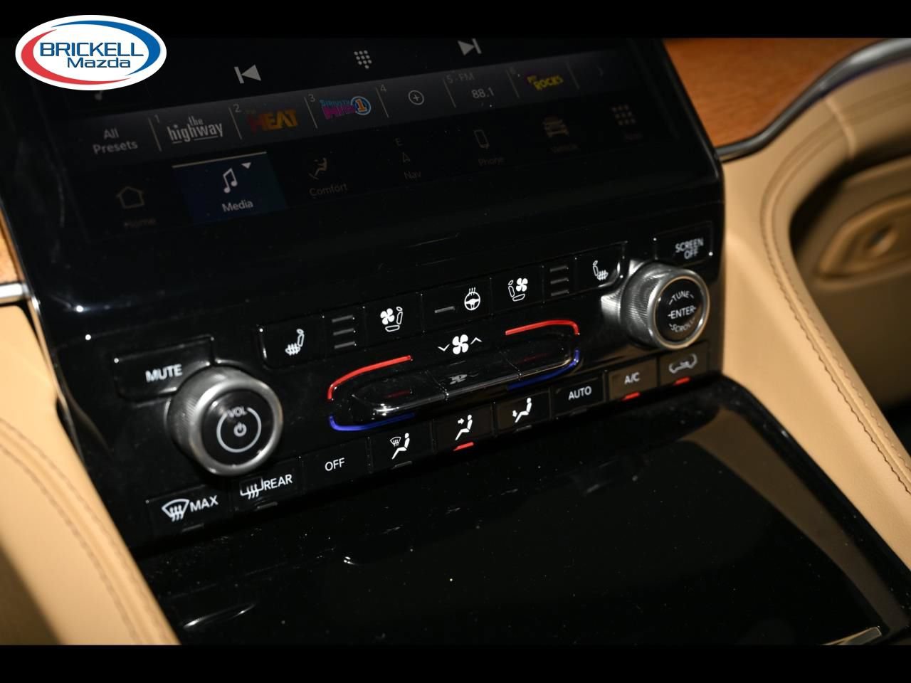 Used 2022 Jeep Grand Cherokee Summit AWD/4WD image 29