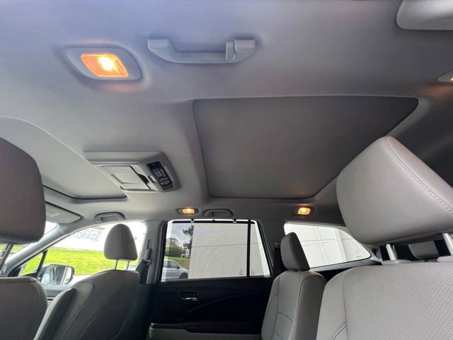 Used 2016 Honda Pilot Elite image 19