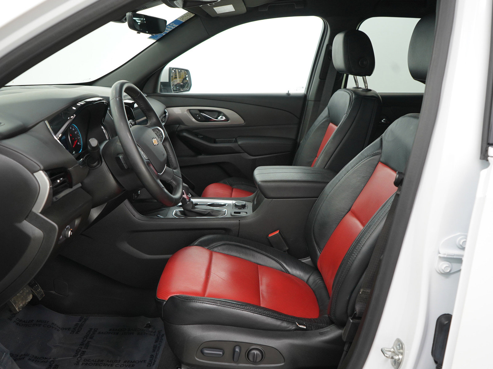 Used 2024 Chevrolet Traverse LT w/ Rear Camera Mirror Package image 26