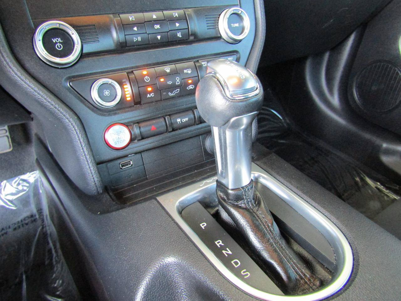 Used 2019 Ford Mustang Coupe w/ Ecoboost Performance Package RWD image 18